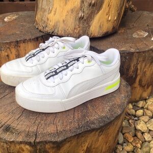 NIB Woman’s Puma Skye Tape sneakers